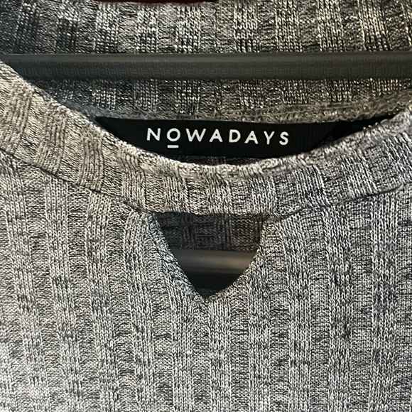 Nowadays Silver Ribbed with Lace Detail Pullover Holiday Dress Juniors XS - Picture 3 of 13